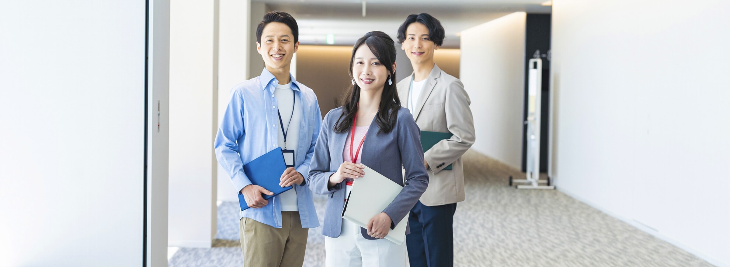笑顔の社員たち