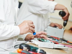 各種電子機器もしくは電子部品の組立