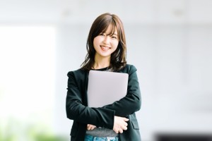 物流関係のオフィスワーク／17時台に退勤／現場見学OK
