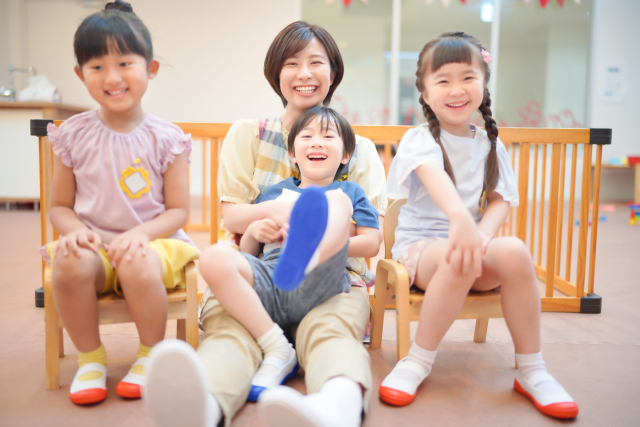 学童施設の所長／完全週休２日制／車通勤OK／平日10時～19時
